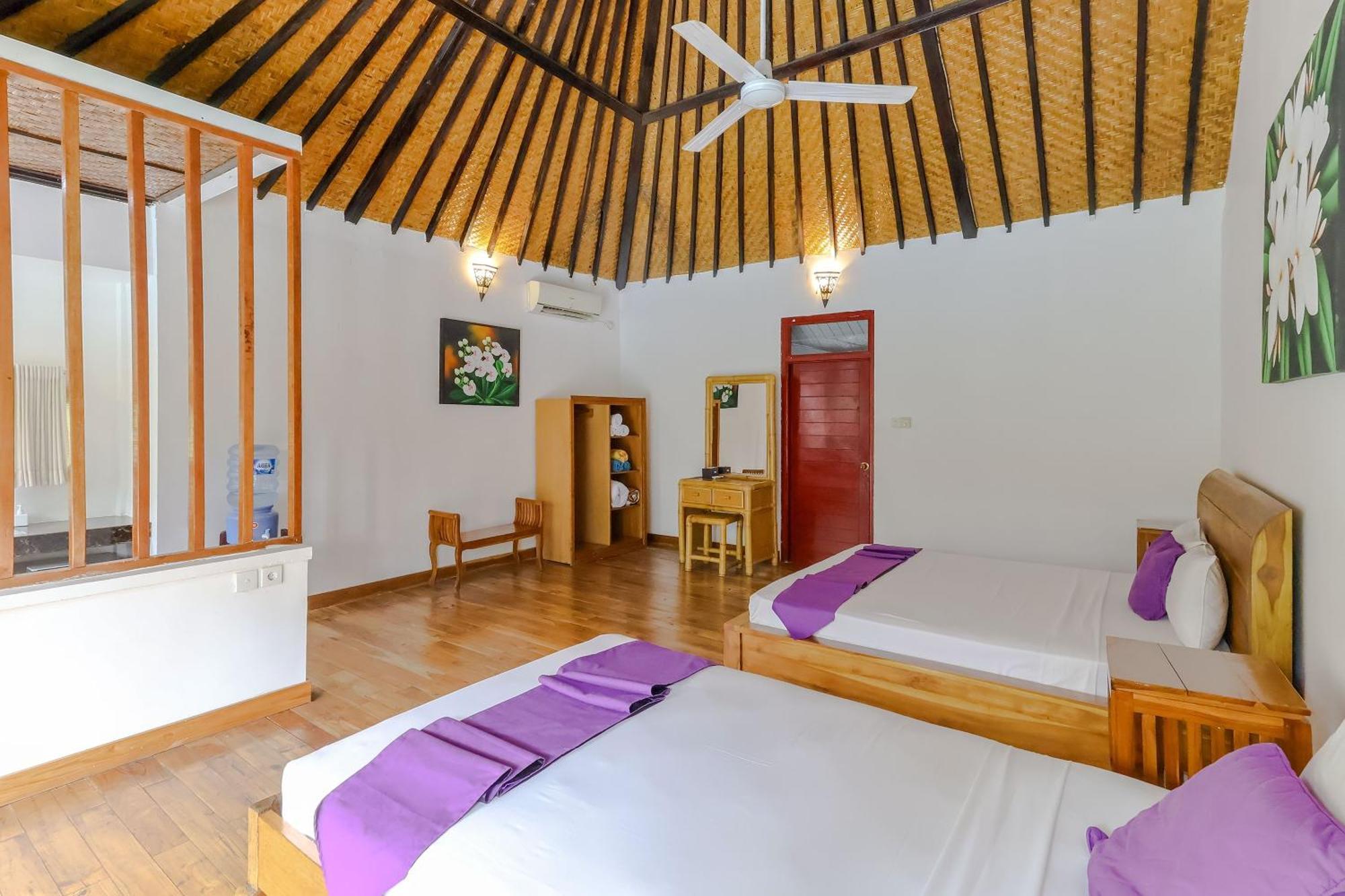 Taman Lituhayu Villa *